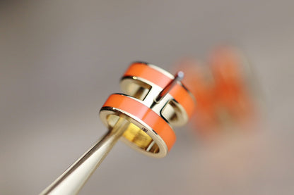 [Regalia jewelry]MINI POP H EARRINGS ORANGE