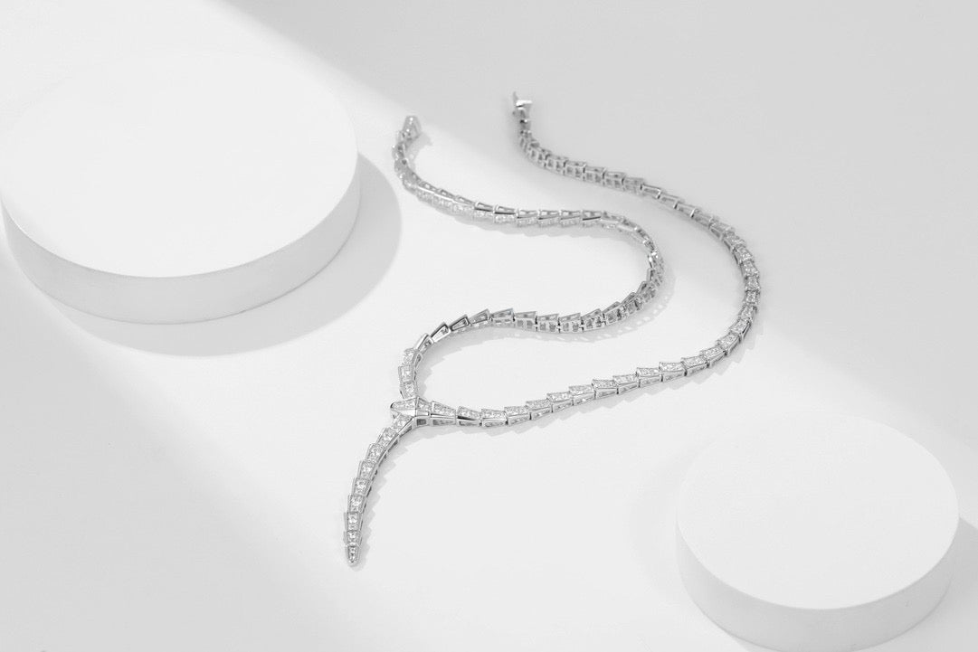 [Regalia jewelry]SERPENTI NECKLACE SILVER DIAMOND